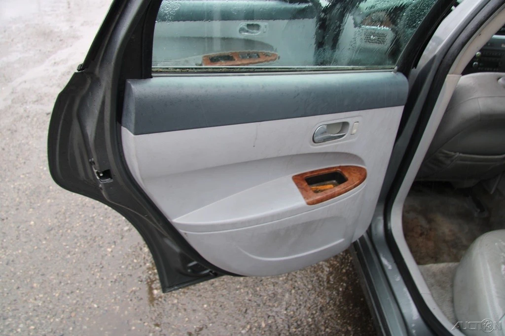 2005 Buick LaCrosse - Image 19 of 21