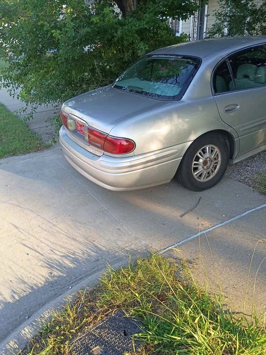 2005 Buick LeSabre - Image 2 of 4