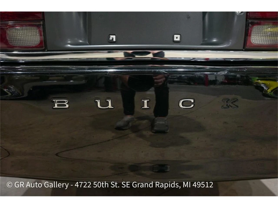 2005 Buick Park Avenue - Image 23 of 31
