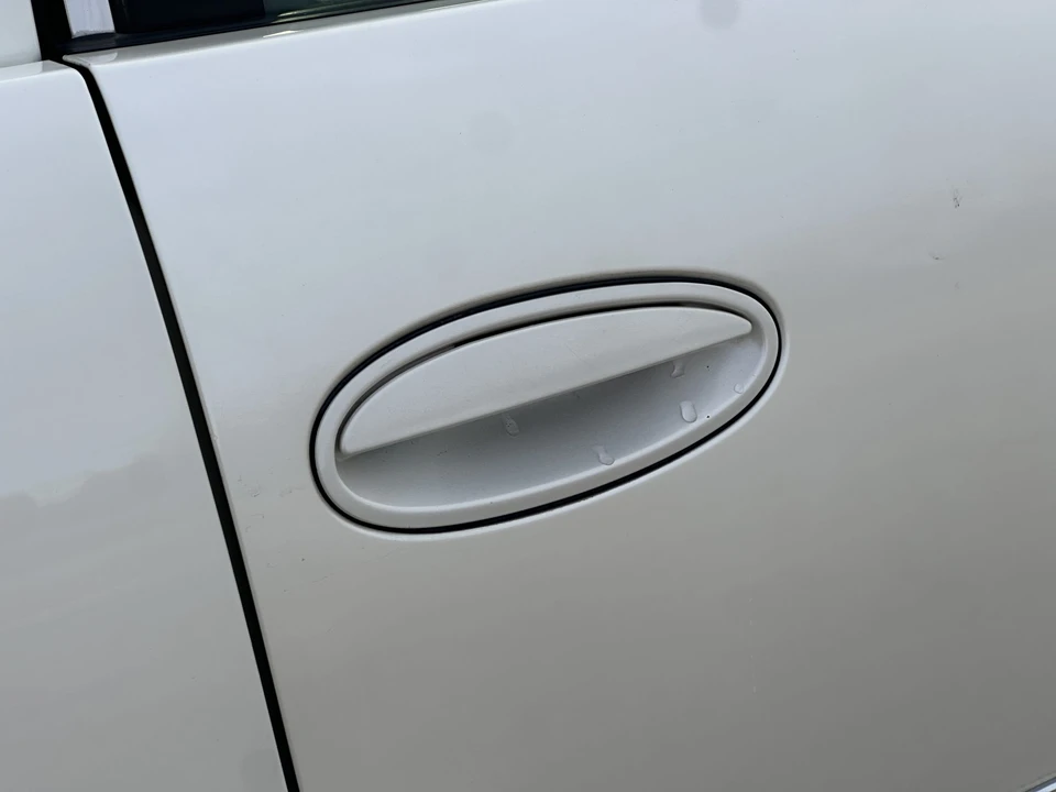 2005 Buick Park Avenue - Image 28 of 31