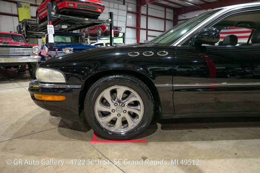 2005 Buick Park Avenue - Image 3 of 31