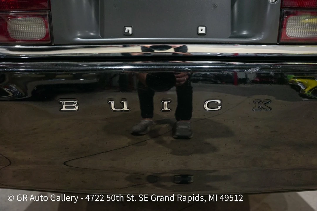 2005 Buick Park Avenue - Image 23 of 31