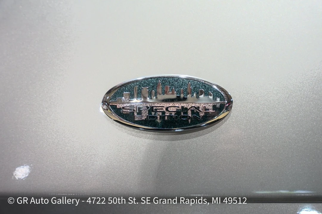 2005 Buick Park Avenue - Image 25 of 31