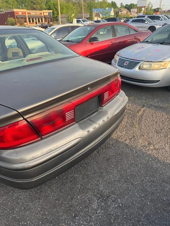 2005 Buick Regal - Image 4 of 12