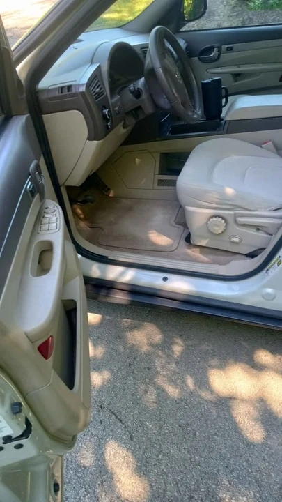 2005 Buick Rendezvous - Image 13 of 17