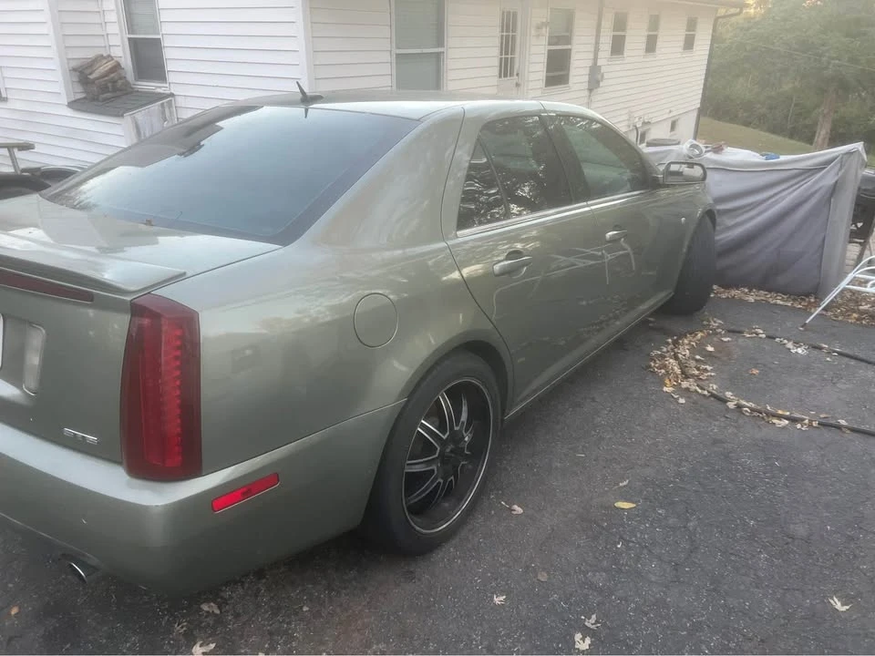 2005 Cadillac STS - Image 2 of 4