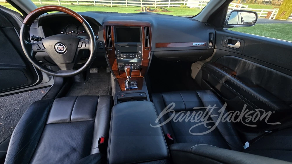2005 Cadillac STS - Image 8 of 15