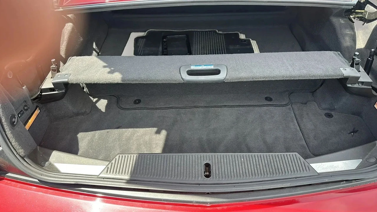 2005 Cadillac XLR - Image 10 of 31