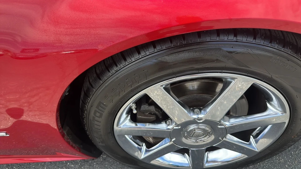 2005 Cadillac XLR - Image 19 of 31