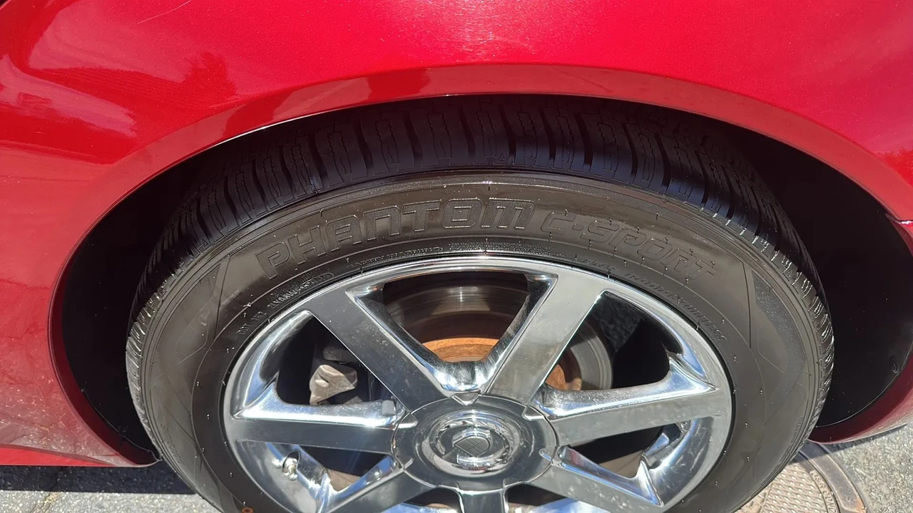 2005 Cadillac XLR - Image 21 of 31