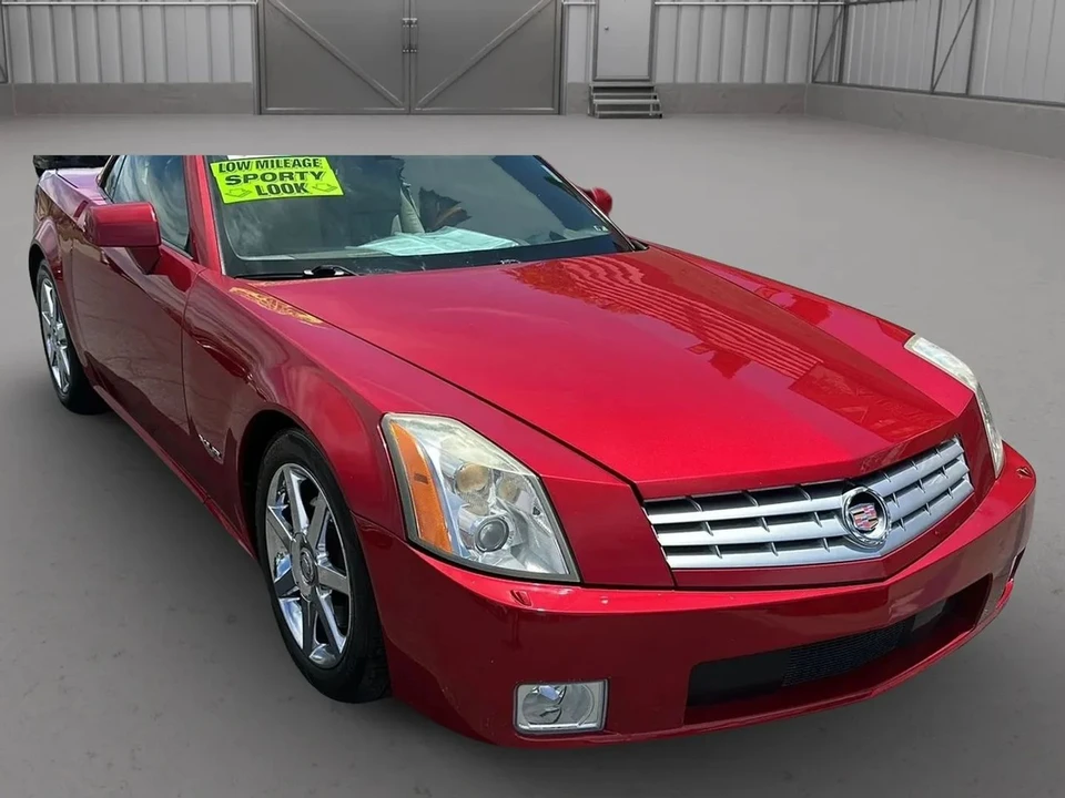 2005 Cadillac XLR - Image 2 of 31