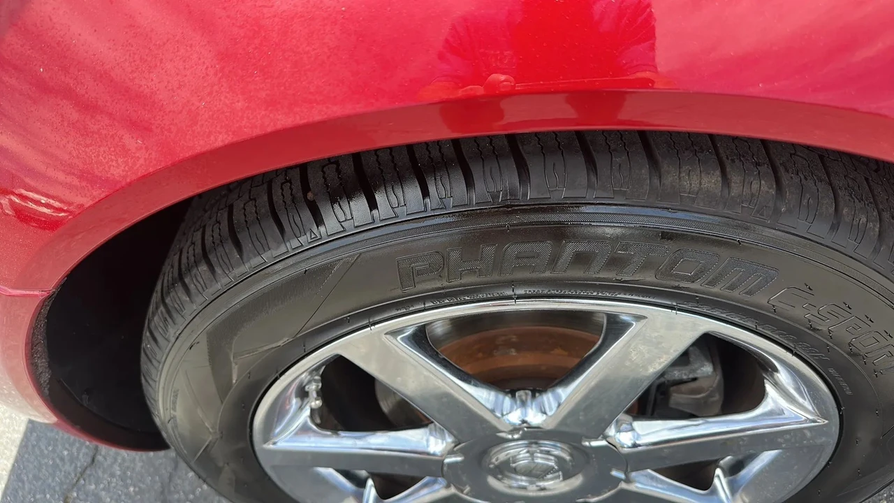 2005 Cadillac XLR - Image 18 of 31