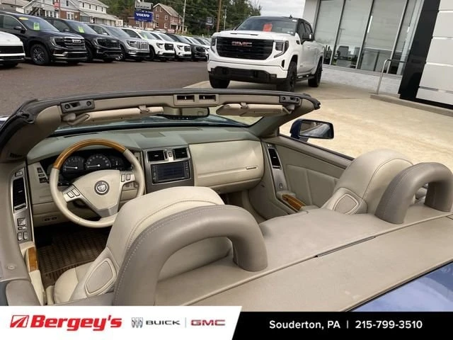 2005 Cadillac XLR - Image 27 of 31
