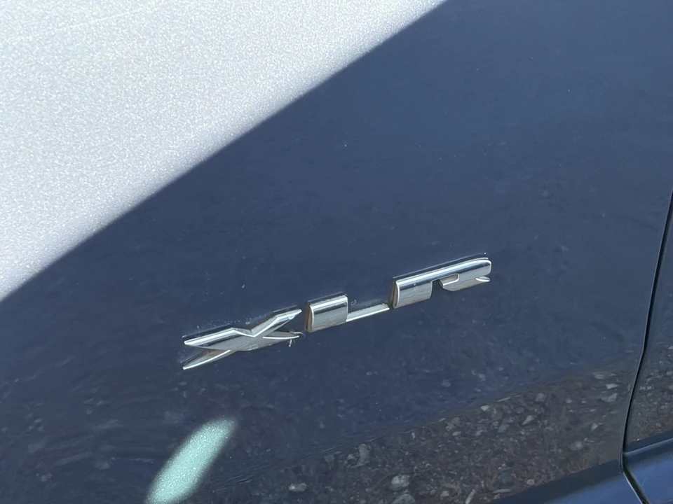 2005 Cadillac XLR - Image 11 of 16