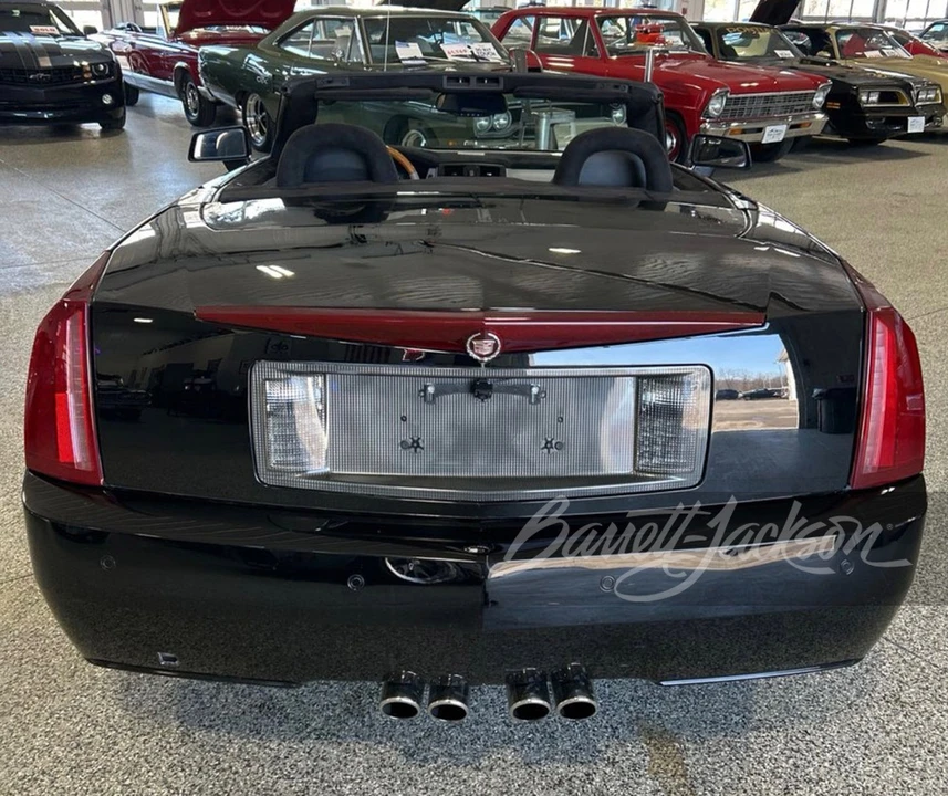 2005 Cadillac XLR - Image 8 of 8