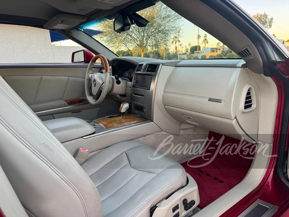 2005 Cadillac XLR - Image 4 of 17