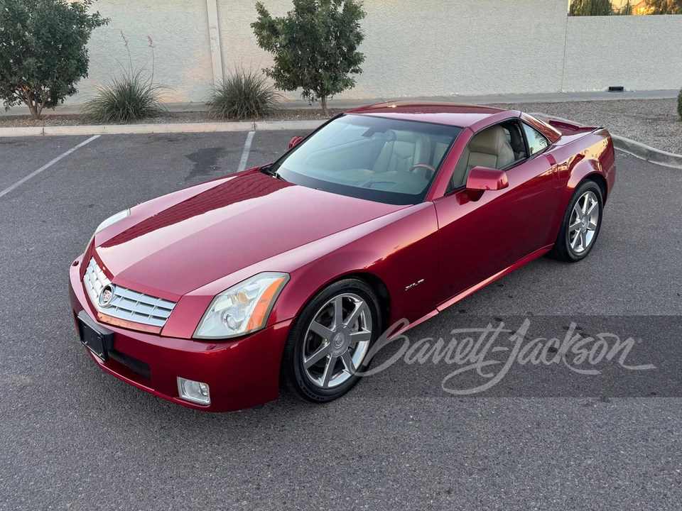 2005 Cadillac XLR - Image 14 of 17