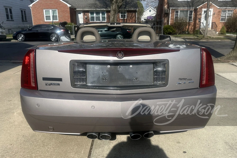 2005 Cadillac XLR - Image 16 of 16