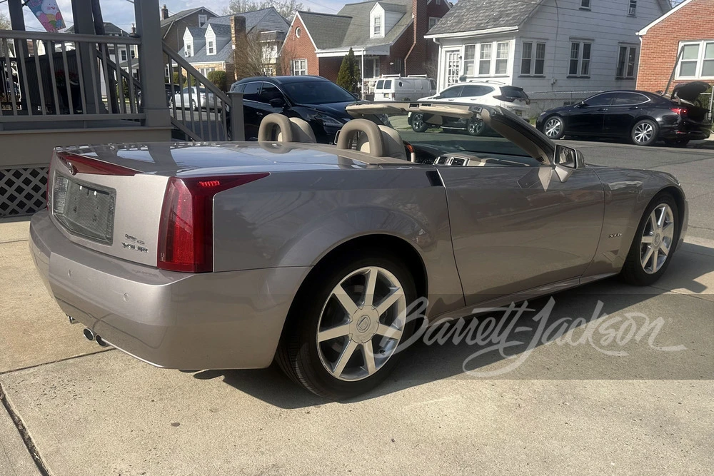 2005 Cadillac XLR - Image 2 of 16
