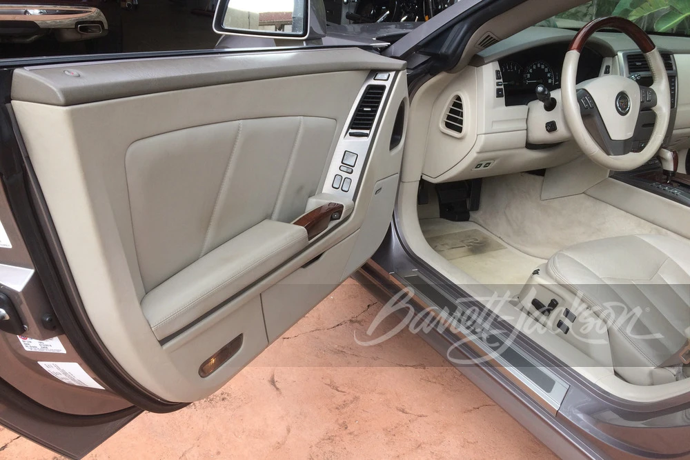 2005 Cadillac XLR - Image 3 of 12