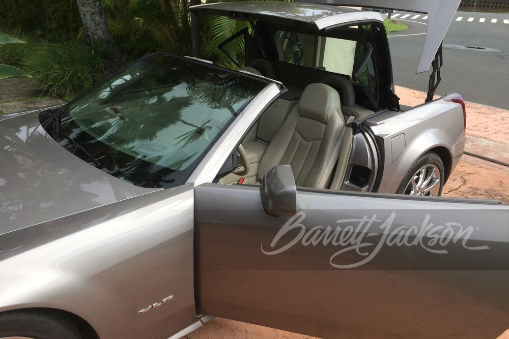 2005 Cadillac XLR - Image 10 of 12