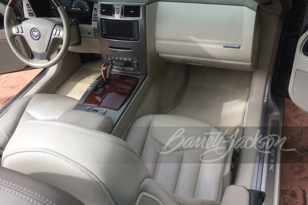 2005 Cadillac XLR - Image 3 of 8