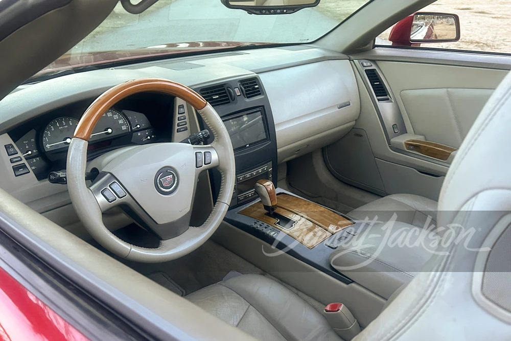 2005 Cadillac XLR - Image 4 of 16