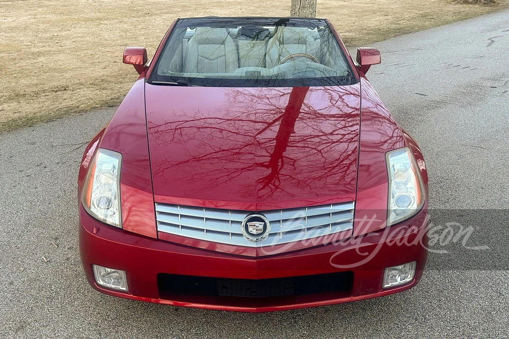 2005 Cadillac XLR - Image 13 of 16