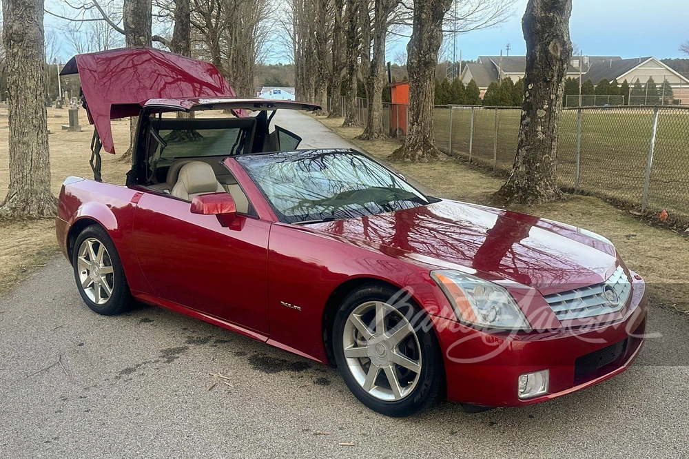 2005 Cadillac XLR - Image 10 of 16