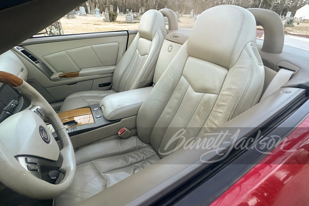 2005 Cadillac XLR - Image 9 of 16