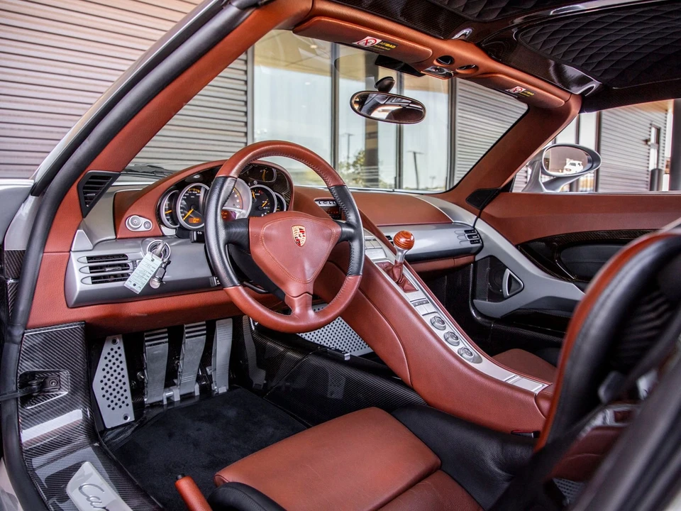2005 Porsche Carrera GT - Image 11 of 30