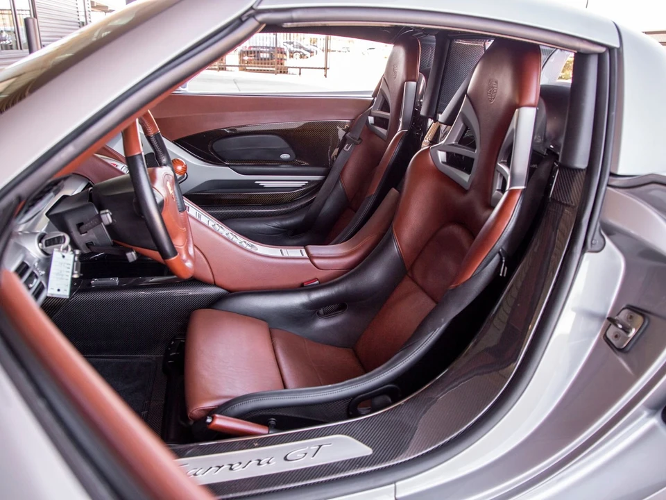 2005 Porsche Carrera GT - Image 13 of 30