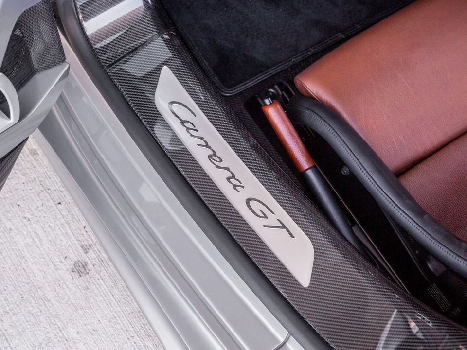 2005 Porsche Carrera GT - Image 15 of 30