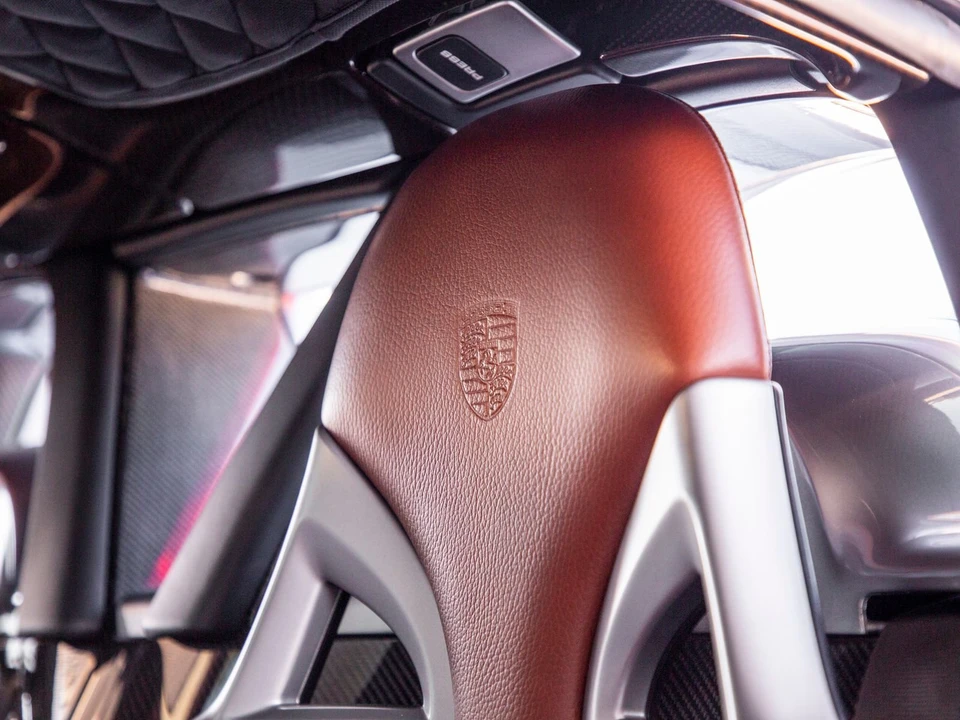 2005 Porsche Carrera GT - Image 25 of 30