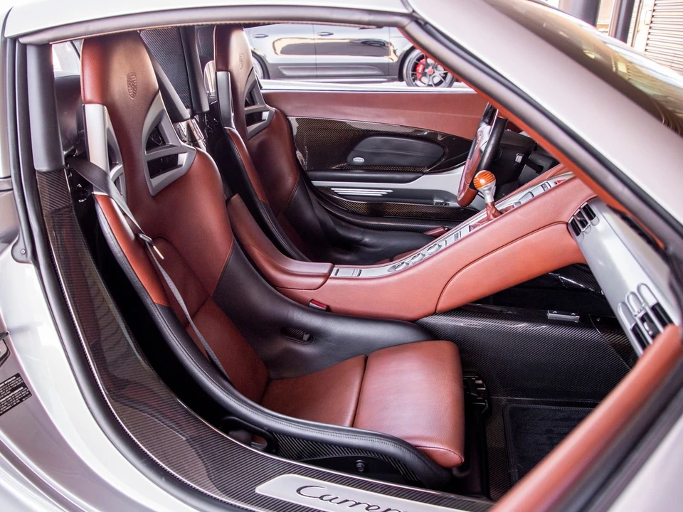 2005 Porsche Carrera GT - Image 17 of 30