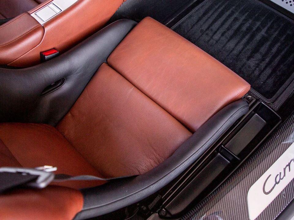 2005 Porsche Carrera GT - Image 19 of 30