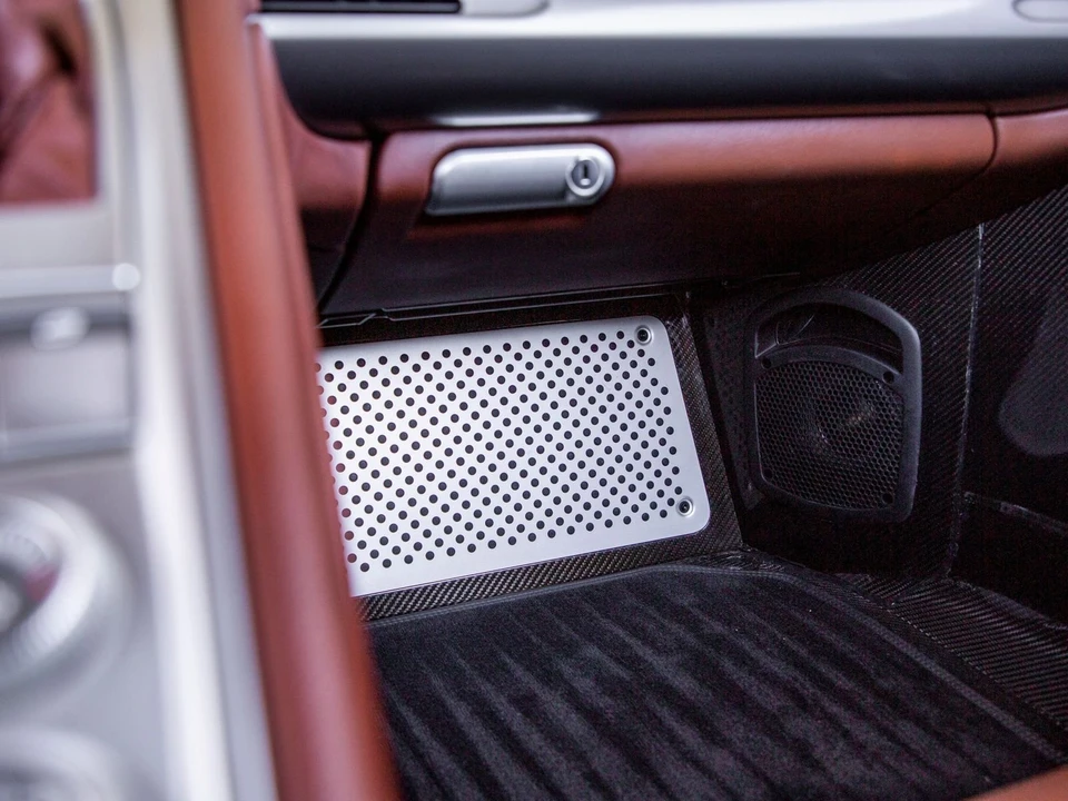 2005 Porsche Carrera GT - Image 26 of 30