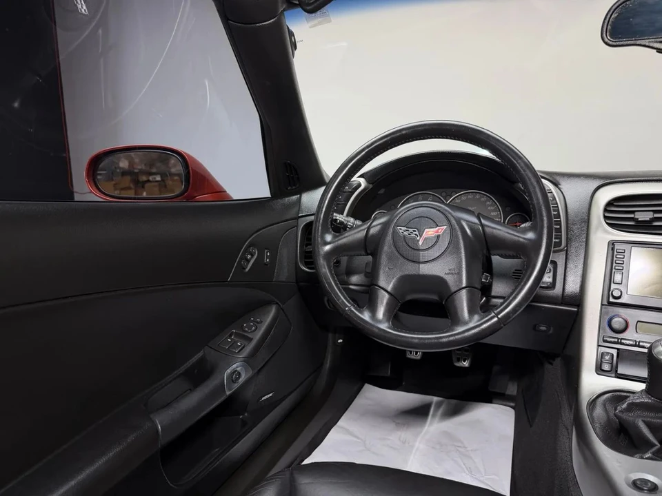 2005 Chevrolet Corvette C6 - Image 16 of 31