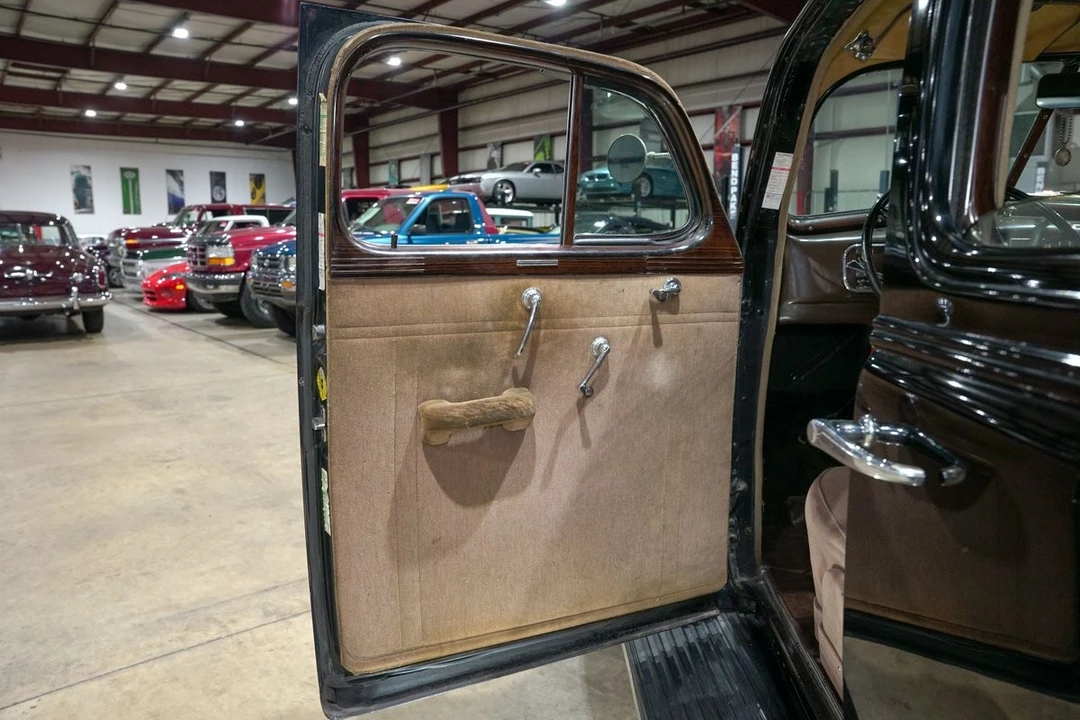 2005 Chevrolet Standard & Master & Master Deluxe & Special Deluxe - Image 29 of 31