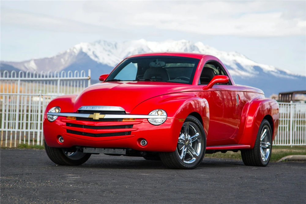 2005 Chevrolet SSR - Image 2 of 9