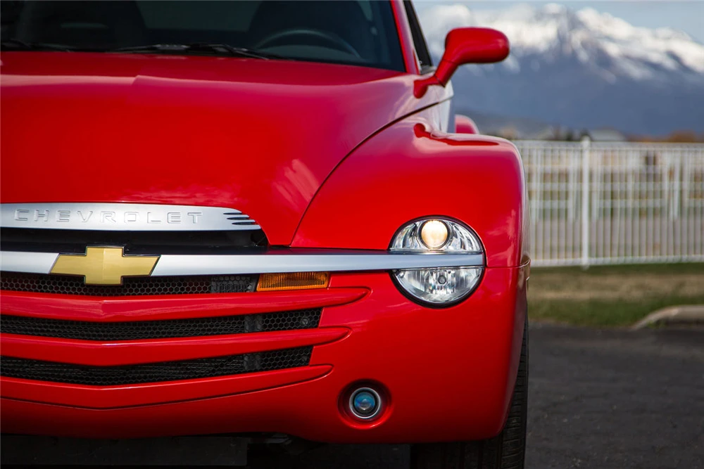 2005 Chevrolet SSR - Image 6 of 9