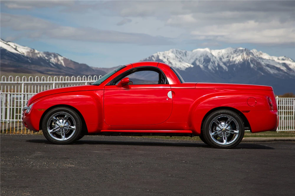 2005 Chevrolet SSR - Image 9 of 9