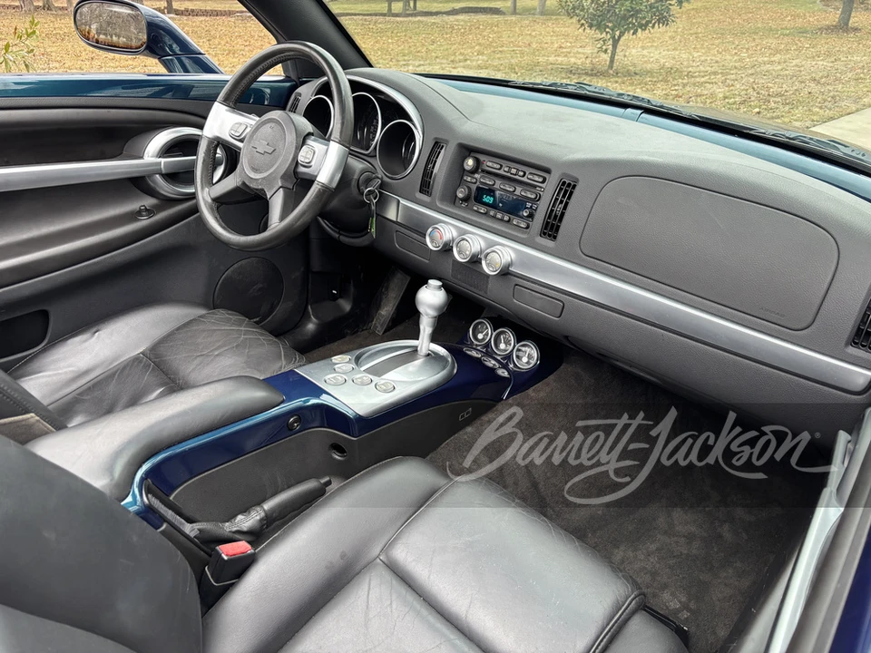 2005 Chevrolet SSR - Image 5 of 10