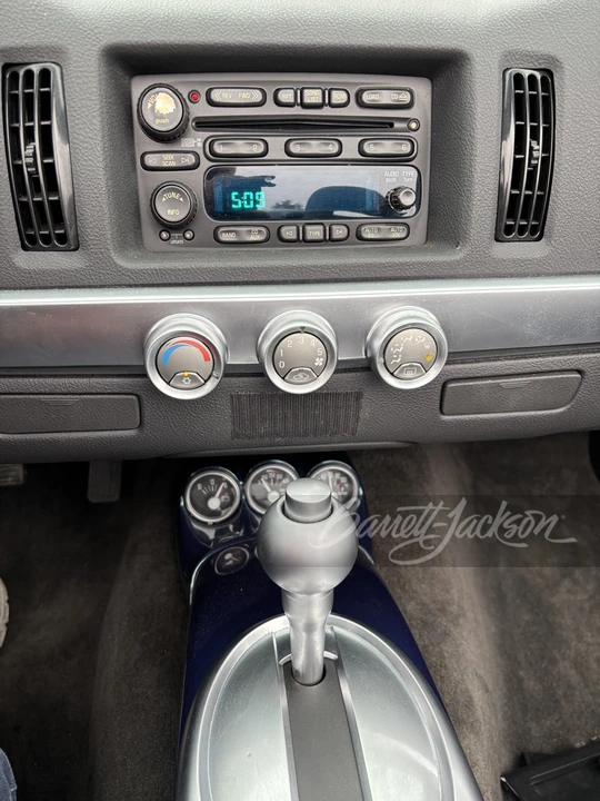 2005 Chevrolet SSR - Image 7 of 10