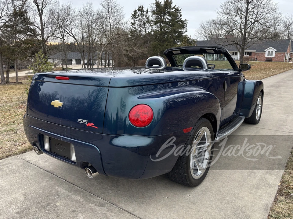 2005 Chevrolet SSR - Image 3 of 10