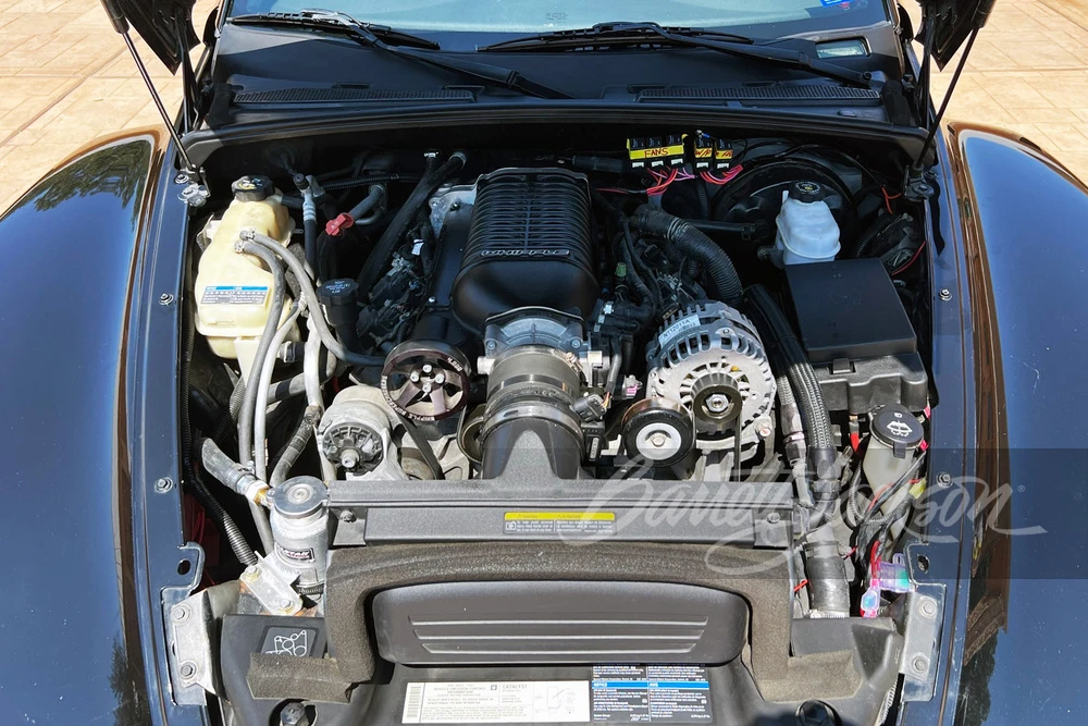 2005 Chevrolet SSR - Image 2 of 9