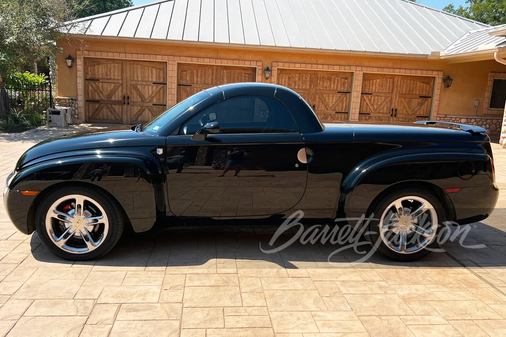 2005 Chevrolet SSR - Image 9 of 9