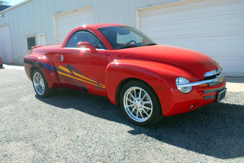 2005 Chevrolet SSR - Image 2 of 5