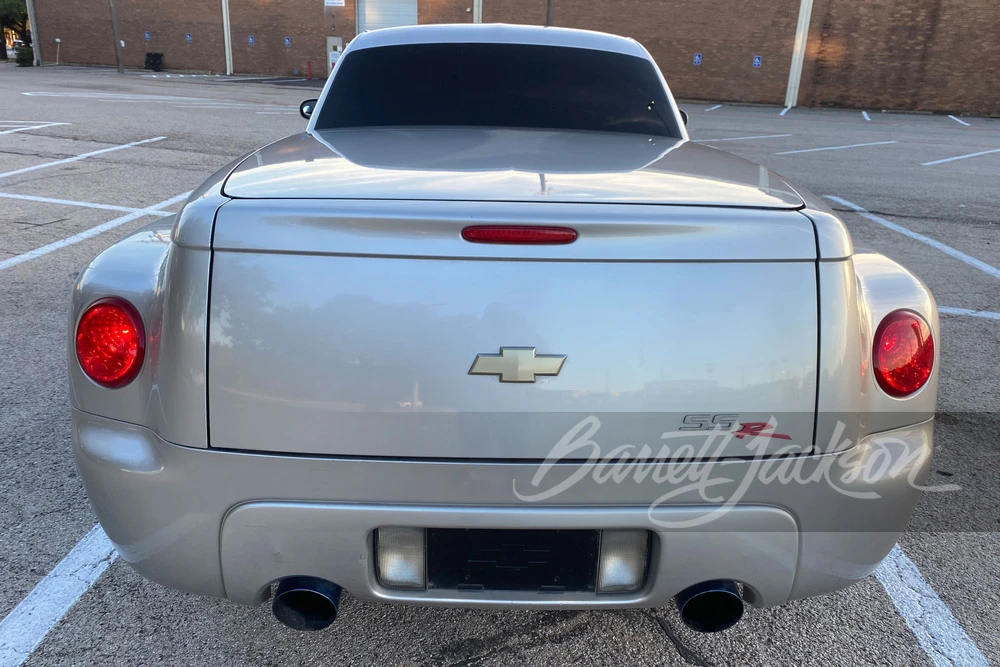 2005 Chevrolet SSR - Image 2 of 8