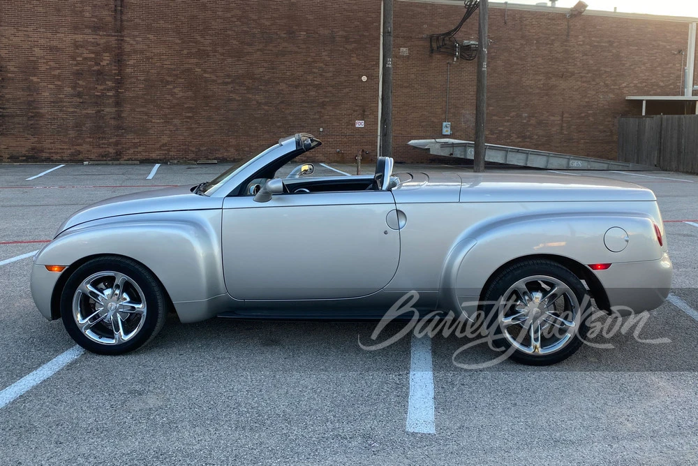 2005 Chevrolet SSR - Image 5 of 8
